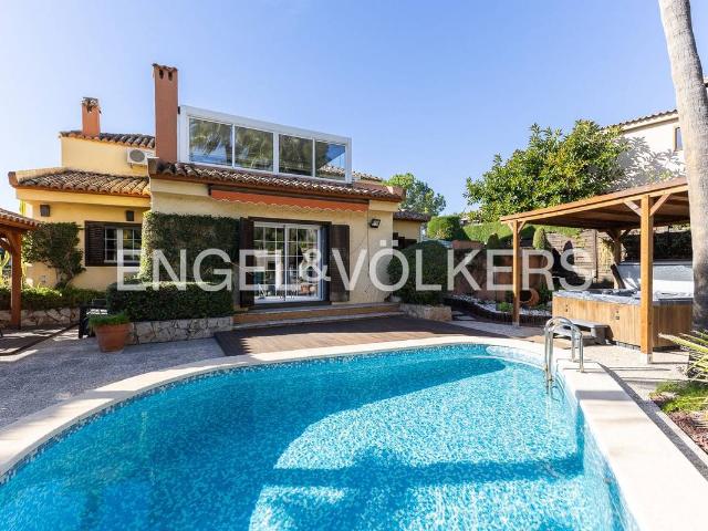 Casa chalet en Venta en Riba roja de Túria
