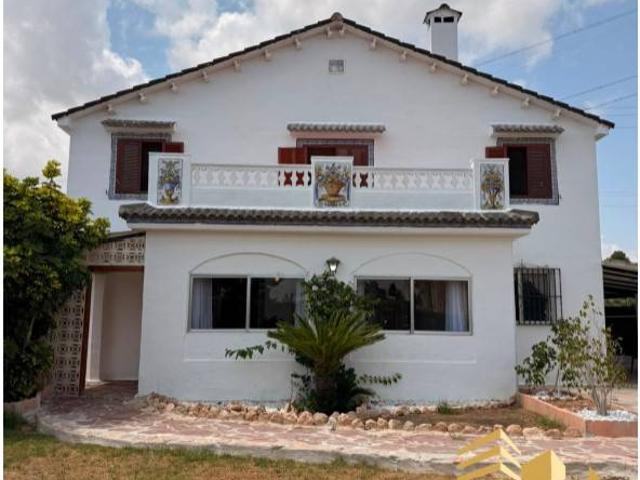 Casa chalet en Venta en Riba roja de Túria