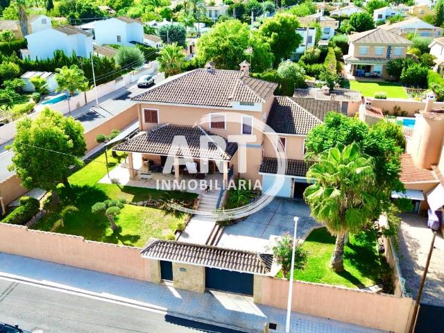 Casa chalet en Venta en Riba roja de Túria