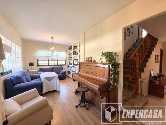 Casa chalet en Venta en Riba roja de Túria