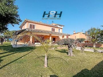 Casa chalet en Venta en Riba roja de Túria