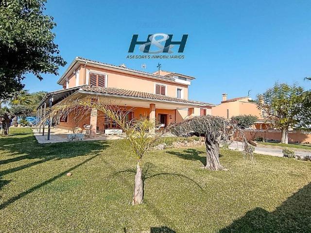 Casa chalet en Venta en Riba roja de Túria