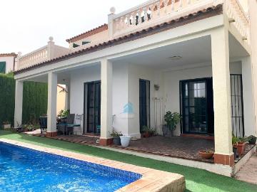 Casa chalet en Venta en Riba roja de Túria