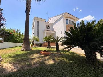Casa chalet en Venta en Riba roja de Túria