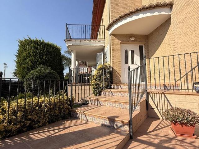 Casa chalet en Venta en Riba roja de Túria