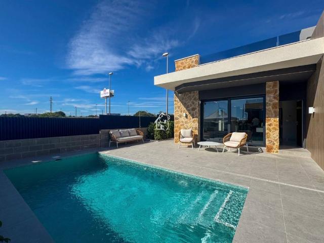 Casa chalet en Venta en Rojales