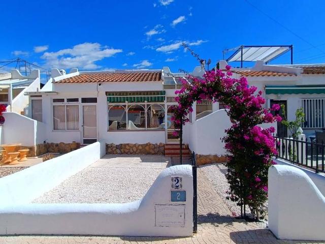 Casa chalet en Venta en Rojales