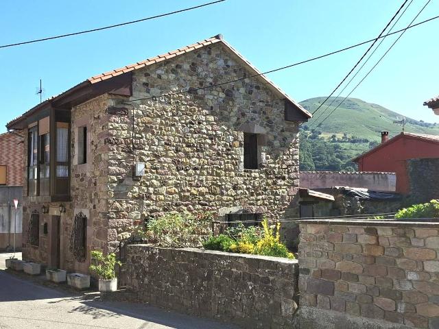 Casa chalet en Venta en Ruente