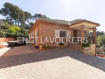 Plaça de l'Agricultura, N'oriol, Can Vallhonrat, Barcelona, Cataluña, Cataluña