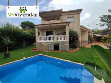 Casa chalet en Venta en Sant Vicenç Dels Horts