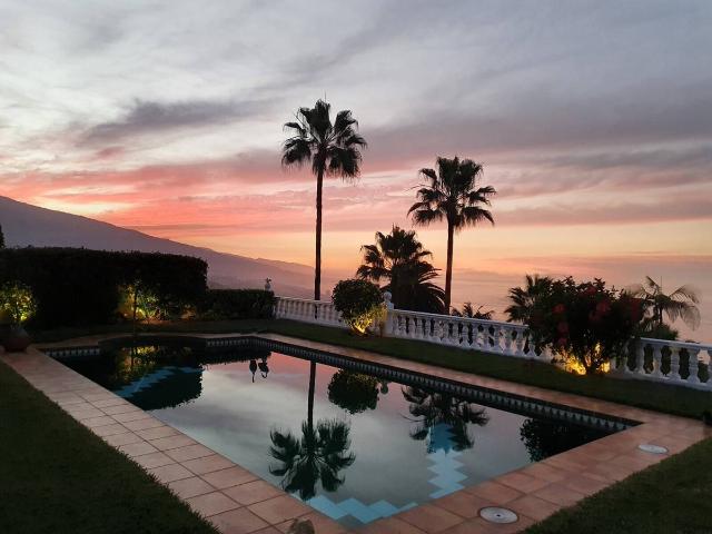 Casa chalet en Venta en Cuesta de la Villa
