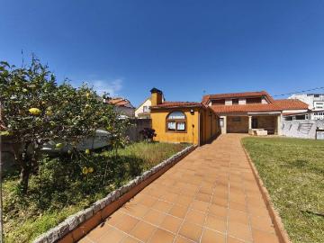 Casa chalet en Venta en Santa Uxía de Ribeira
