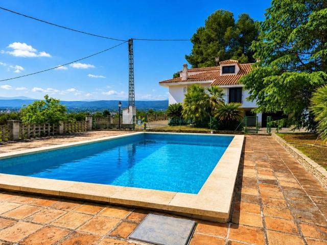Casa chalet en Venta en Santa Ana