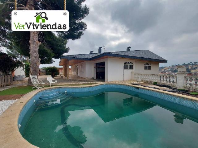 Casa chalet en Venta en Santa Coloma de Cervelló