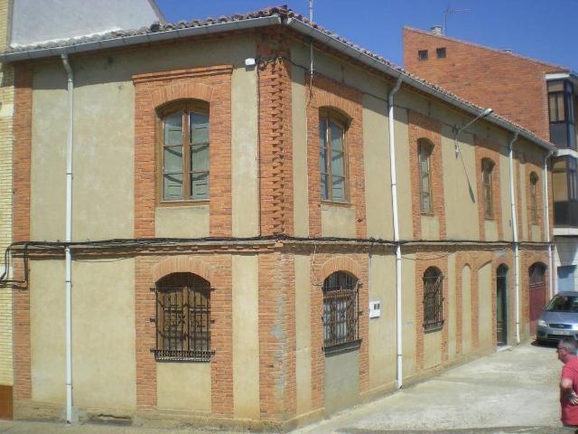 Casa chalet en Venta en Santa Cristina de la Polvorosa
