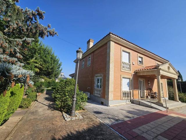 Casa chalet en Venta en Santa Marta de Tormes
