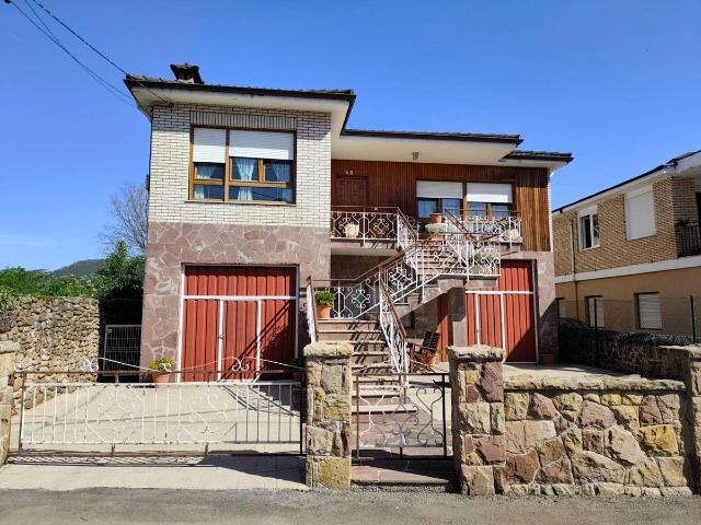 Casa chalet en Venta en Santa María de Cayón
