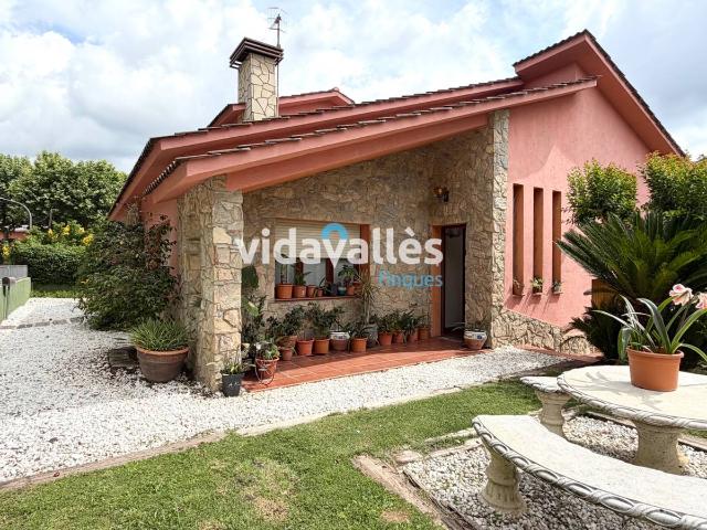 Casa chalet en Venta en Santa Maria de Palautordera
