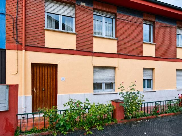 Casa chalet en Venta en Santa Marina Polígono