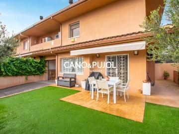 Casa chalet en Venta en Santa Perpètua de Mogoda