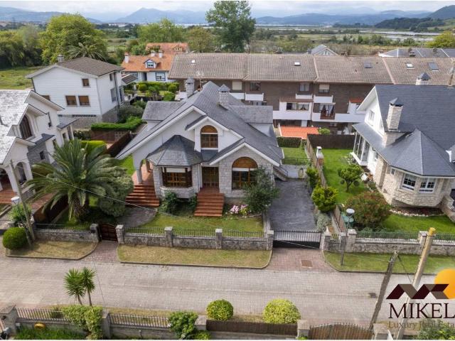 Casa chalet en Venta en Santoña
