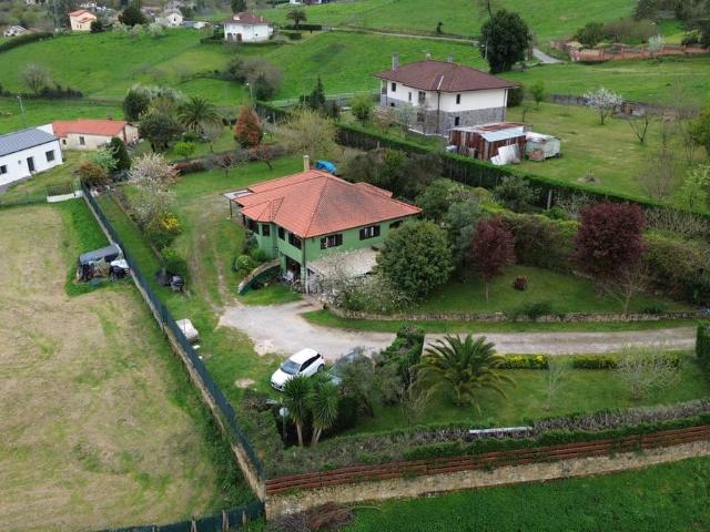 Casa chalet en Venta en San Claudio Trubia Las Caldas