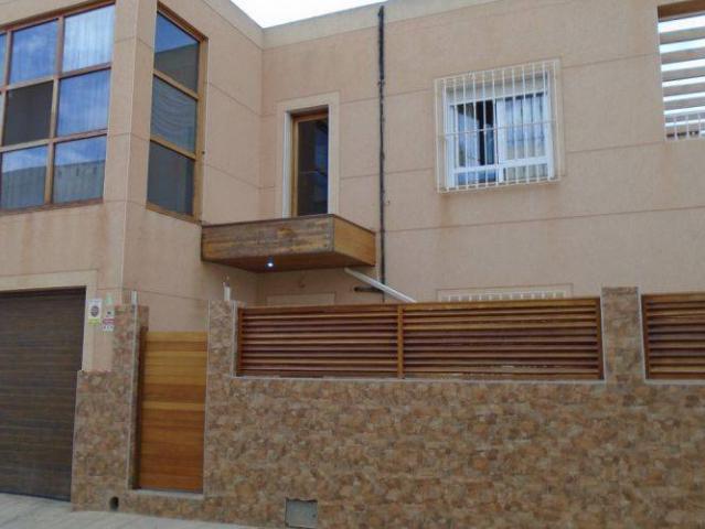Casa chalet en Venta en San Isidro Campohermoso