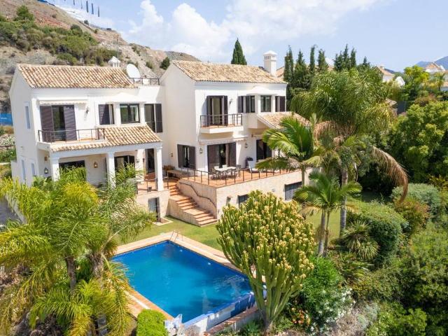 Casa chalet en Venta en San Pedro de Alcántara pueblo