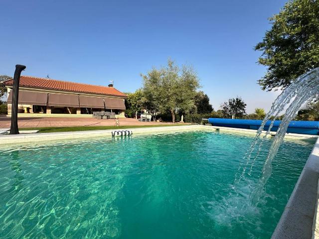 Casa chalet en Venta en San Román de los Montes