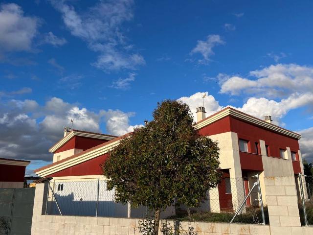 Casa chalet en Venta en Sanchidrián