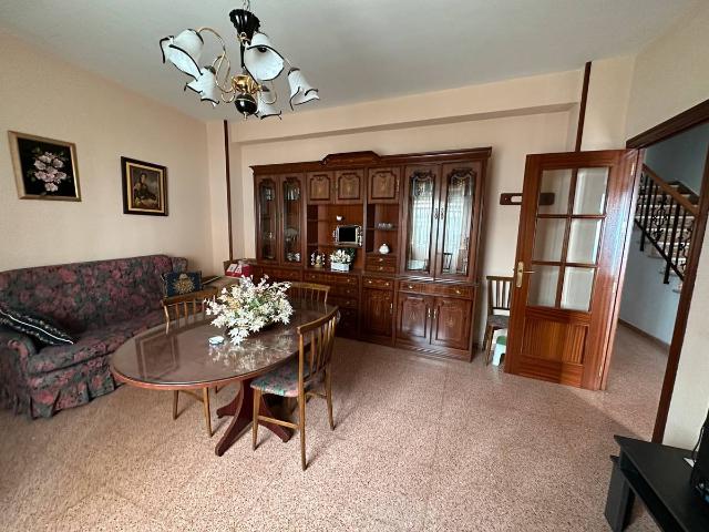 Casa chalet en Venta en Sabiote