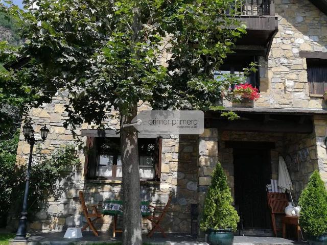 Casa chalet en Venta en Sahún