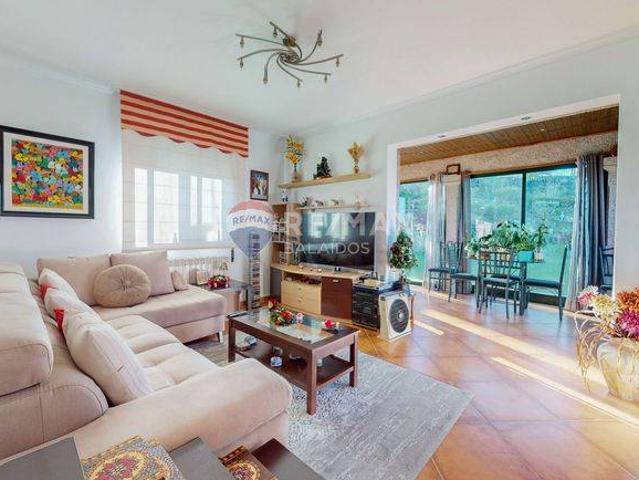 Casa chalet en Venta en Sardoma Castrelos