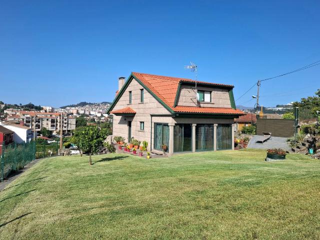 Casa chalet en Venta en Sardoma Castrelos