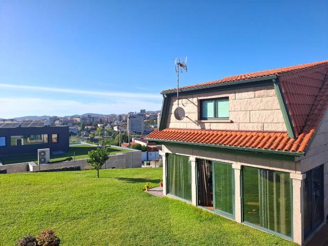 Casa chalet en Venta en Sardoma Castrelos