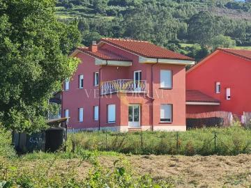Casa chalet en Venta en Sariego