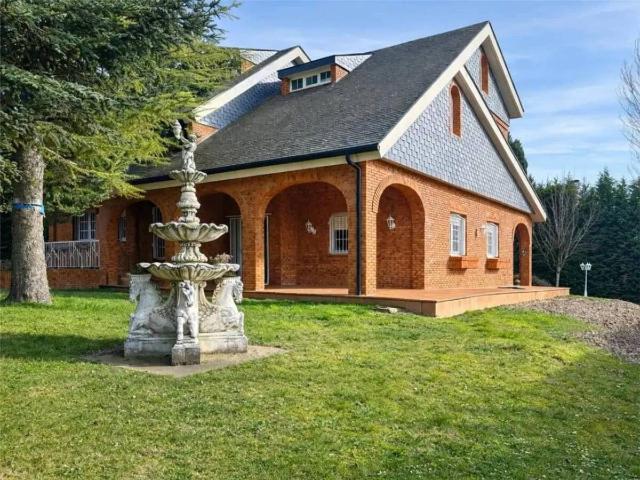 Casa chalet en Venta en Sariegos