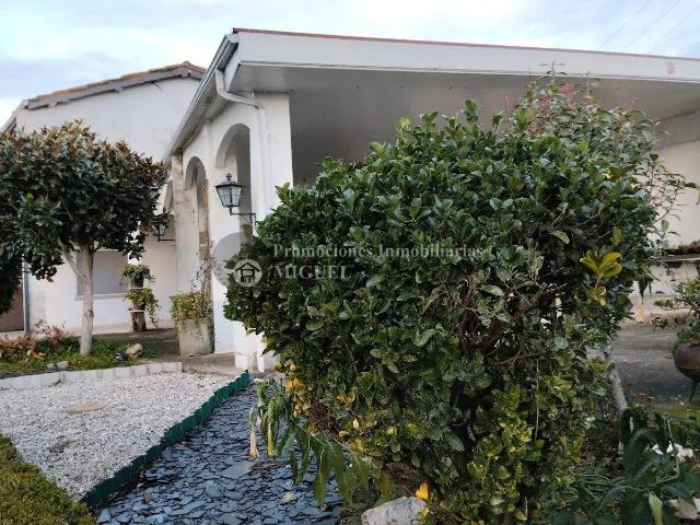 Casa chalet en Venta en Sarreaus