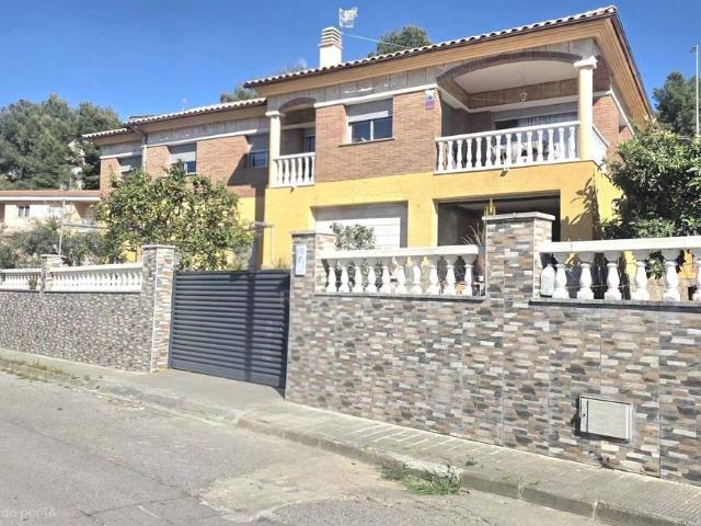 Casa chalet en Venta en Segur de Dalt
