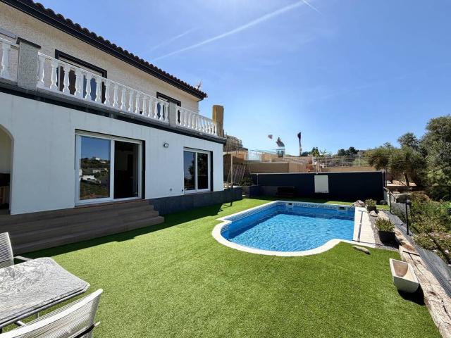 Casa chalet en Venta en Segur de Dalt