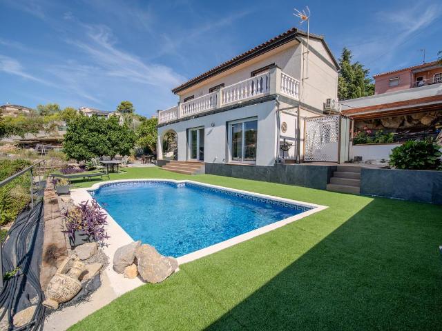 Casa chalet en Venta en Segur de Dalt
