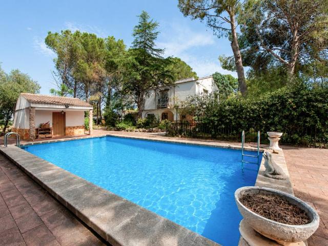 Casa chalet en Venta en Serra