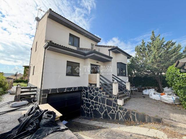 Casa chalet en Venta en Serracines