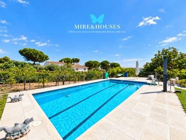 Casa chalet en Venta en Serracines