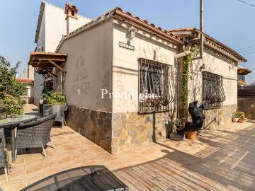 Casa chalet en Venta en Serraparera