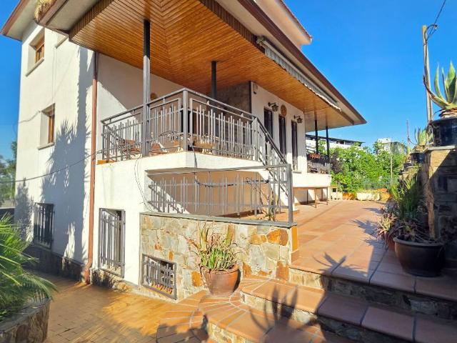 Casa chalet en Venta en Serraparera