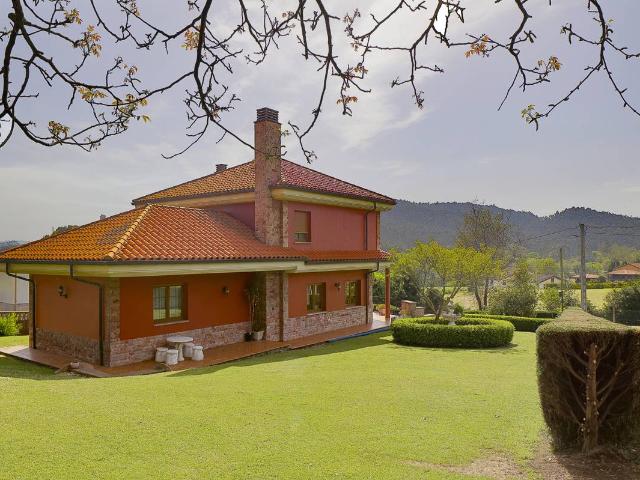 Casa chalet en Venta en Sierín