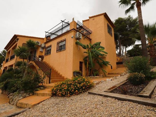 Casa chalet en Venta en Sierra Perenchiza Cumbres de Calicanto Sto Domingo