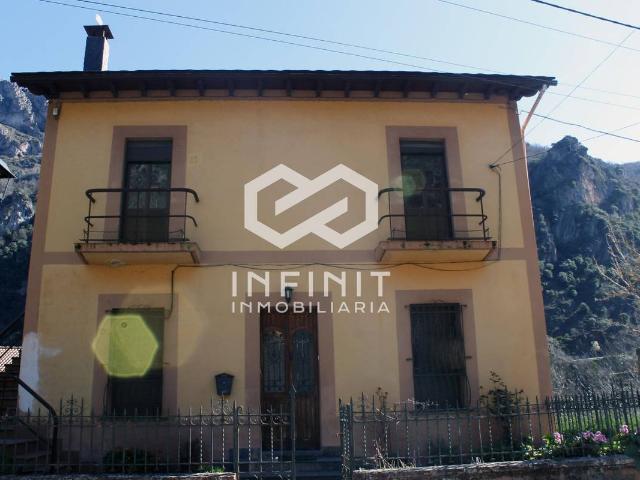 Casa chalet en Venta en Somiedo