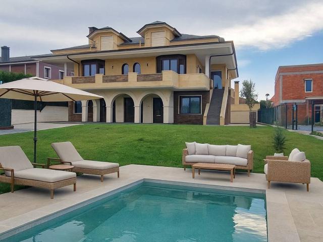 Casa chalet en Venta en Suances